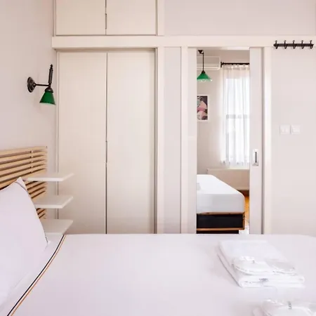 Cool Authentic 2bd2bath Galata Tower Home! #413 *