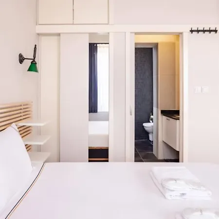 Apartament Cool Authentic 2bd2bath Galata Tower Home! #413 *