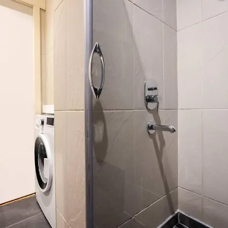 Διαμέρισμα Cool Authentic 2bd2bath Galata Tower Home! #413 Κωνσταντινούπολη