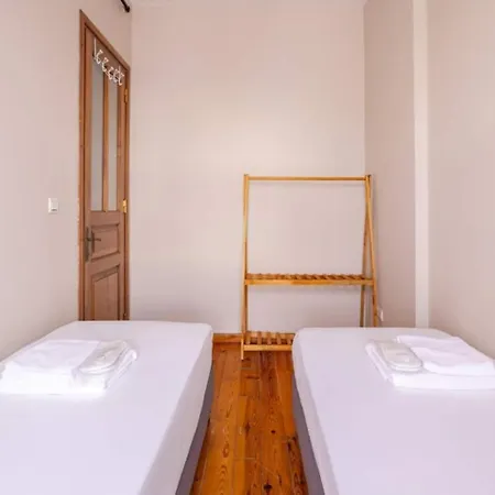 Cool Authentic 2bd2bath Galata Tower Home! #413 Διαμέρισμα