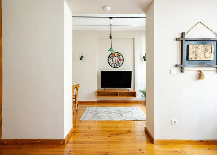 Cool Authentic 2bd2bath Galata Tower Home! #413 اسطنبول