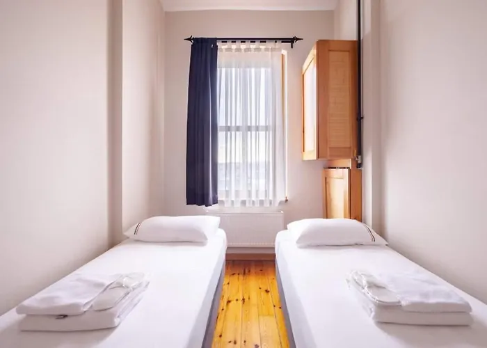 Cool Authentic 2bd2bath Galata Tower Home! #413